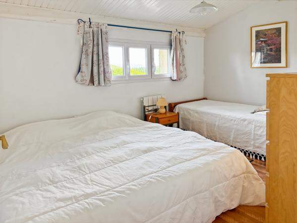 Villeneuve-de-Berg (07170) Propriété de Caractère (3 Gîtes - 30 Couchages) –Vue Panoramique