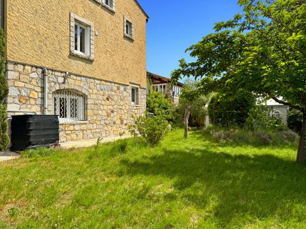Villeneuve-de-Berg (07170) Propriété de Caractère (3 Gîtes - 30 Couchages) –Vue Panoramique