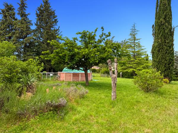 Villeneuve-de-Berg (07170) Propriété de Caractère (3 Gîtes - 30 Couchages) –Vue Panoramique