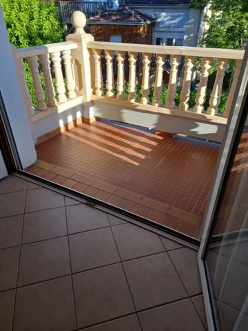 A vendre Appartement studio Mont De Marsan proche hôpital balcon parking