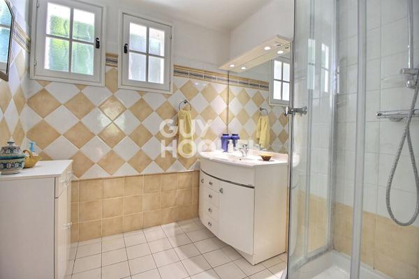 Charmante Maison Tarascon 129m2 avec garages et jardin
