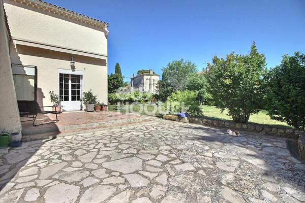 Charmante Maison Tarascon 129m2 avec garages et jardin
