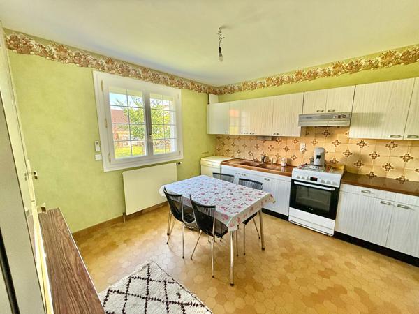 Maison avec sous-sol , situé à Saint Jean De Braye, 6 pièces, surface au sol 130m².