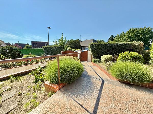 Maison avec sous-sol , situé à Saint Jean De Braye, 6 pièces, surface au sol 130m².