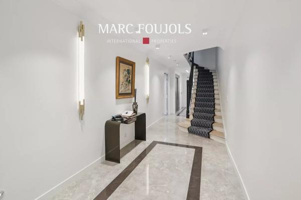 Neuilly-sur-Seine – Hôtel Particulier avec ascenseur et terrasse – quartier sablons