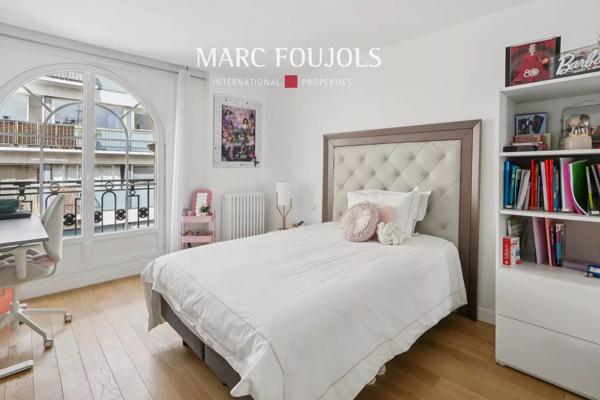 Neuilly-sur-Seine – Hôtel Particulier avec ascenseur et terrasse – quartier sablons