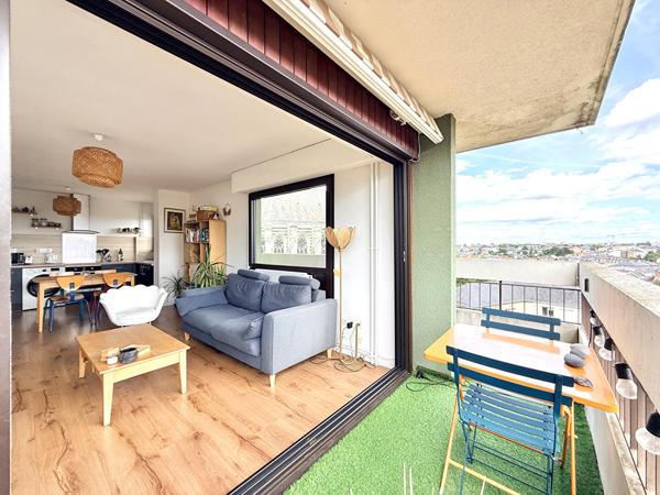 SAINT ANTOINE, ANGERS - TROIS PIÈCES AVEC BALCON ET PARKING Angers