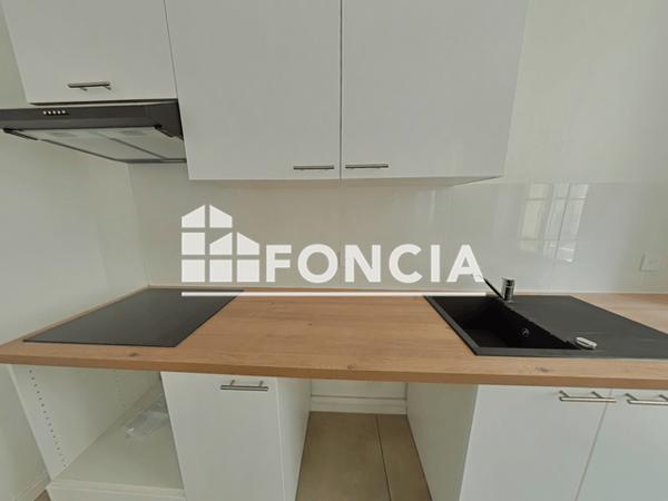 Location Appartement 3 pièces 81.5 m² - 27 RUE MIRABEAU Toulon 83000