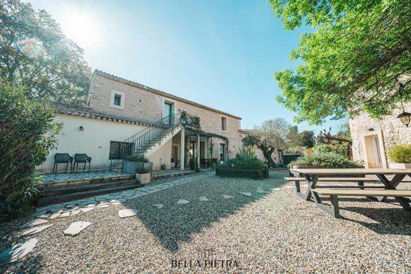 Sommières (30250) Ancien moulin rénové avec piscine chauffée et 2 appartements –Pic Saint Loup
