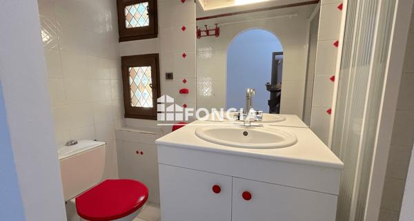 Location Maison 4 pièces 133.2 m² - Sault 84390