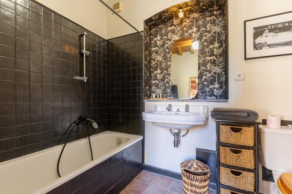 Maison
         12 pièces
        - 385 m² Exclusivité 650 000 € *