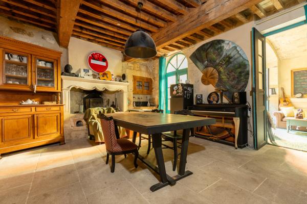 Maison
         12 pièces
        - 385 m² Exclusivité 650 000 € *