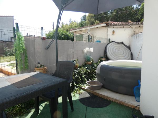 Grande maison de village T7 d'environ 180m² avec balcon et cour de 20m².