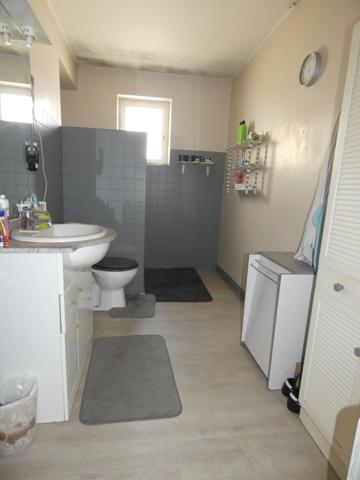 Grande maison de village T7 d'environ 180m² avec balcon et cour de 20m².