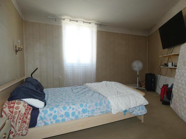 Grande maison de village T7 d'environ 180m² avec balcon et cour de 20m².