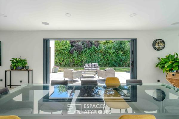 Maison contemporaine s’articulant autour de son patio