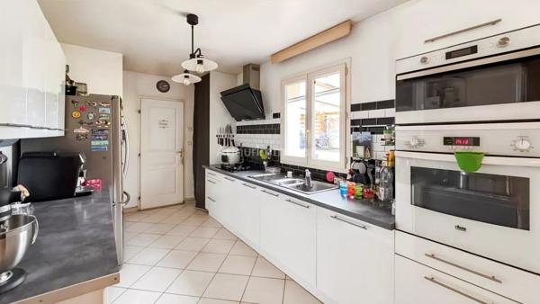 Vente Maison 5 pièces 95 m2 à Saint-Fargeau-Ponthierry