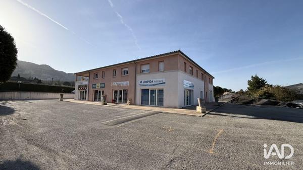 Location local d’activité 58 m² Robion