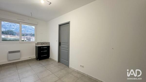 Location local d’activité 58 m² Robion