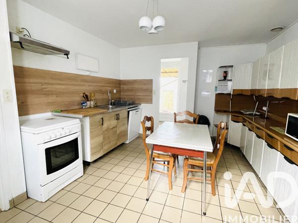Immeuble à vendre 200 m² Montilliers