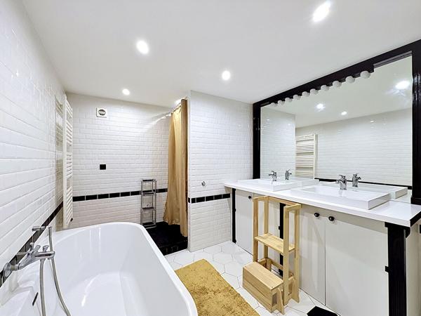 Maison 5 pièces 200 m2