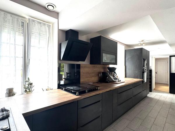 Longère rénovée avec dépendances – Les Veys