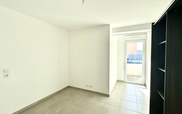 Appartement à louer    4 pièces •  Miramas