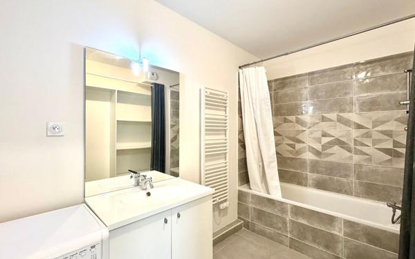 Appartement à louer    4 pièces •  Miramas