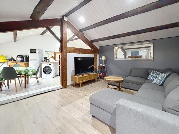 Rasteau (84110) Charmant T3 rénové – Dernier étage – Petite copropriété – Cœur de village de Rasteau