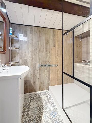 Rasteau (84110) Charmant T3 rénové – Dernier étage – Petite copropriété – Cœur de village de Rasteau