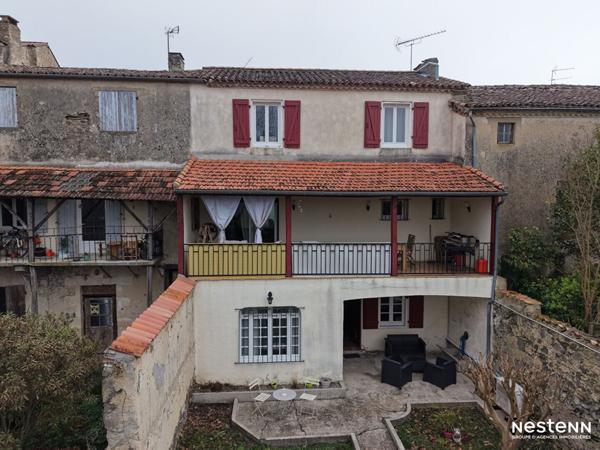 A Vendre Maison en pierre rénovée de 86 m² avec jardin et dépendances au coeur de Mézin