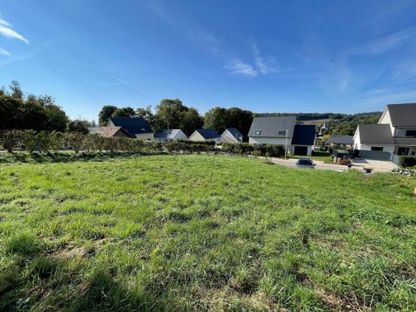 Terrain viabilisé avec vue dégagée