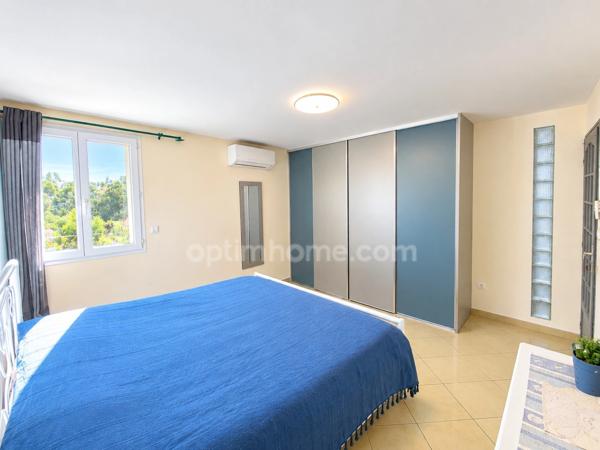 Propriété 5 pièces 178m2 avec piscine sur terrain de 1,4H à MEZE (34)