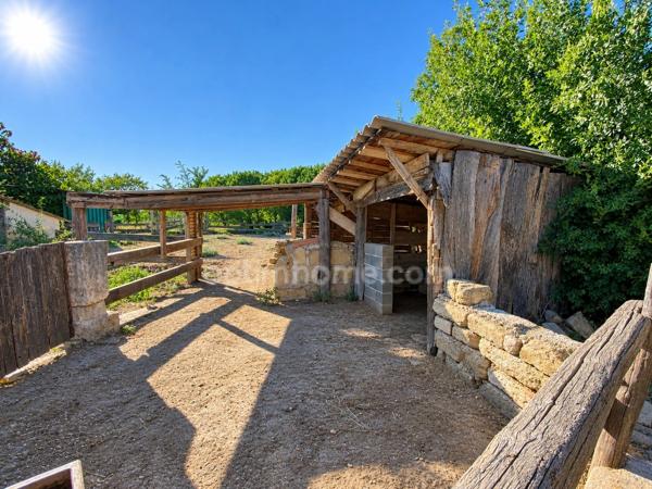 Propriété 5 pièces 178m2 avec piscine sur terrain de 1,4H à MEZE (34)