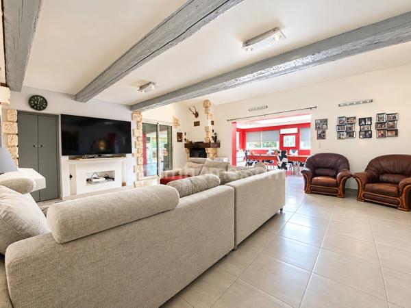 Propriété 5 pièces 178m2 avec piscine sur terrain de 1,4H à MEZE (34)