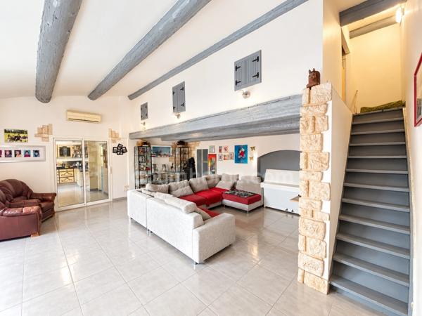 Propriété 5 pièces 178m2 avec piscine sur terrain de 1,4H à MEZE (34)