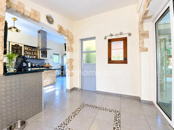 Propriété 5 pièces 178m2 avec piscine sur terrain de 1,4H à MEZE (34)
