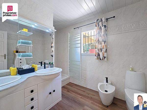 PROPRIETE  5 pièces 180 m2 VUE PANORAMIQUE /PISCINE / TERRAIN DE 1900 M2