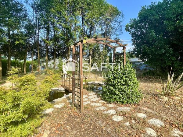 Maison de 250m², 8 pièces sur 5300m² de terrain.