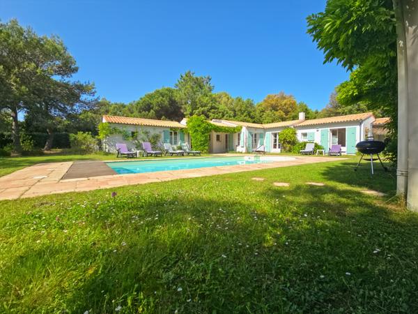 Maison
         11 pièces
        - 262 m² Bien prestige