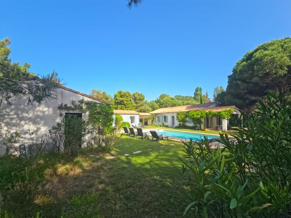 Maison
         11 pièces
        - 262 m² Bien prestige