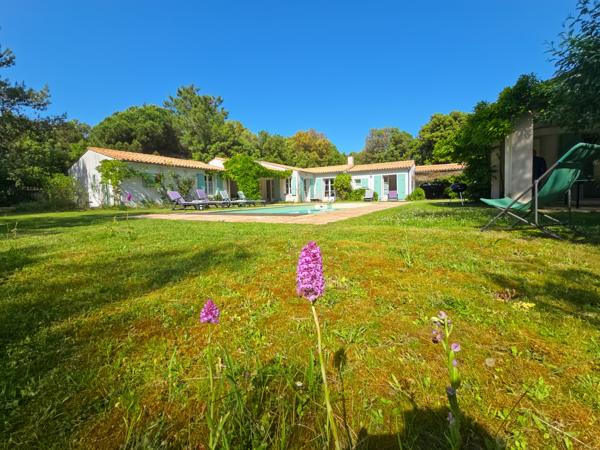 Maison
         11 pièces
        - 262 m² Bien prestige