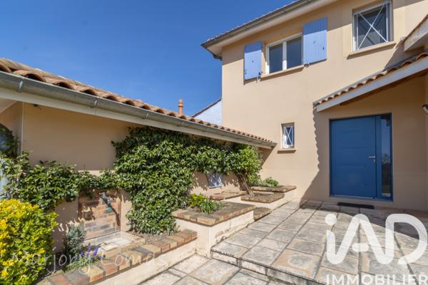 Maison à vendre 7 pièces 165,7 m² Vourles