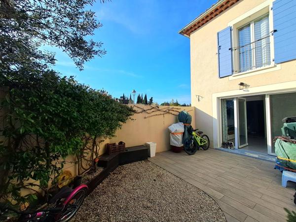 Maison de village tout confort, 3 chambres, jardinet, garage