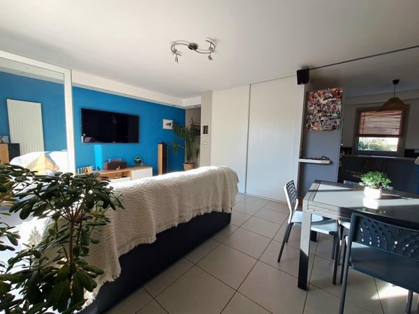 Maison de village tout confort, 3 chambres, jardinet, garage