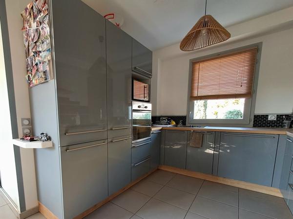 Maison de village tout confort, 3 chambres, jardinet, garage