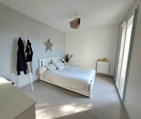 Maison de village tout confort, 3 chambres, jardinet, garage