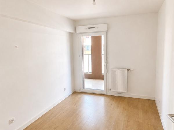 Appartement
         3 pièces
        - 63 m²