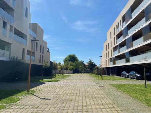 Appartement
         3 pièces
        - 63 m²