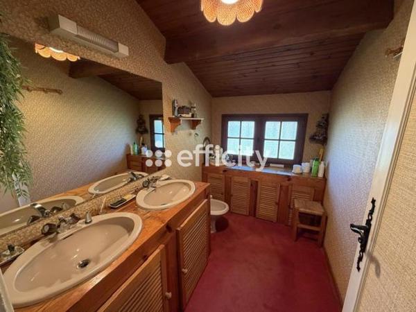 Maison
         5 pièces
        - 126 m² 421 000 € *